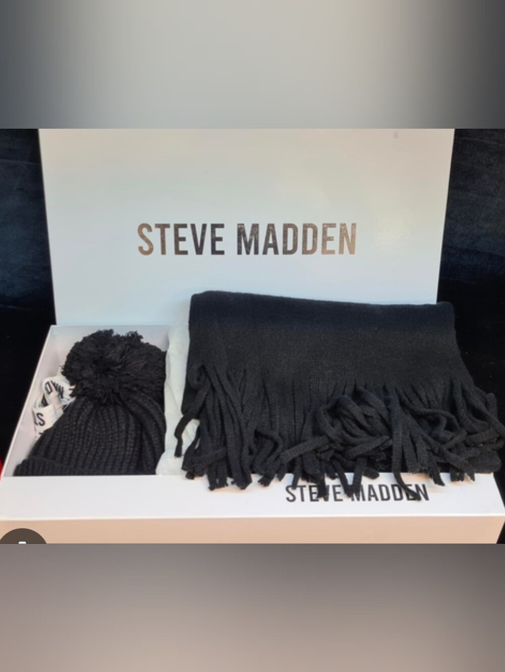 NWT Steve Madden Pom Pom Beanie & Scarf Gift Set